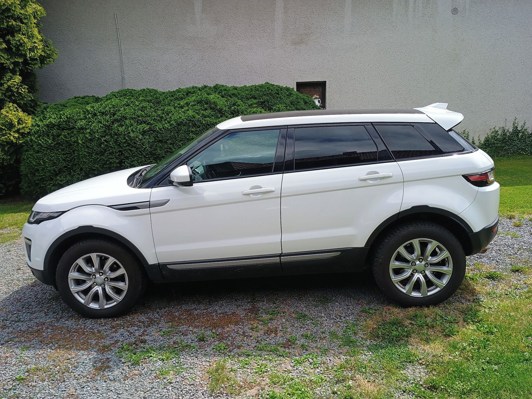 Land Rover Range Rover Evoque, TD4, ČR, 4×4, 132KW, kůže. - fotka 5
