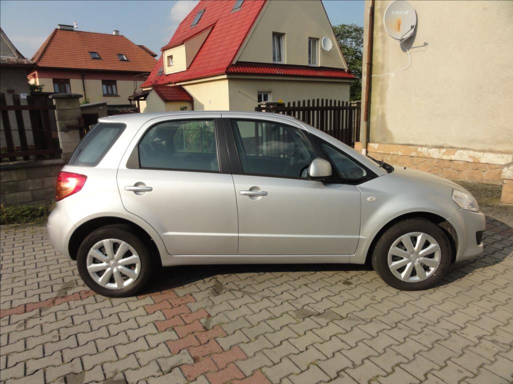 Suzuki SX4, 1,6 VVT GLX bez koroze - fotka 3