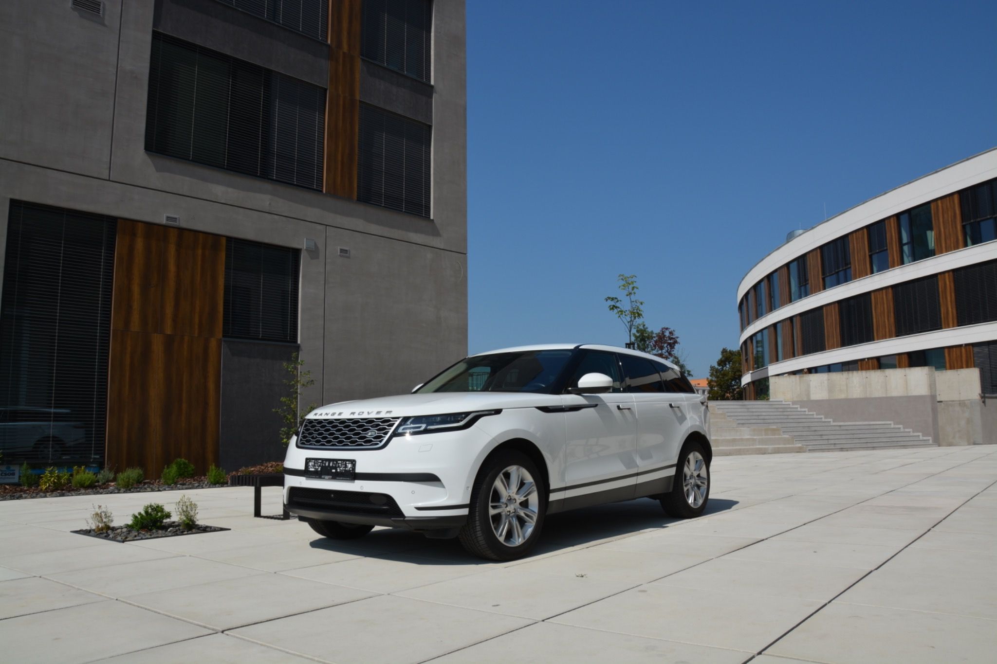 Land Rover Range Rover Velar, P400e Plug in Hybrid 4x4 1MAJ - fotka 6