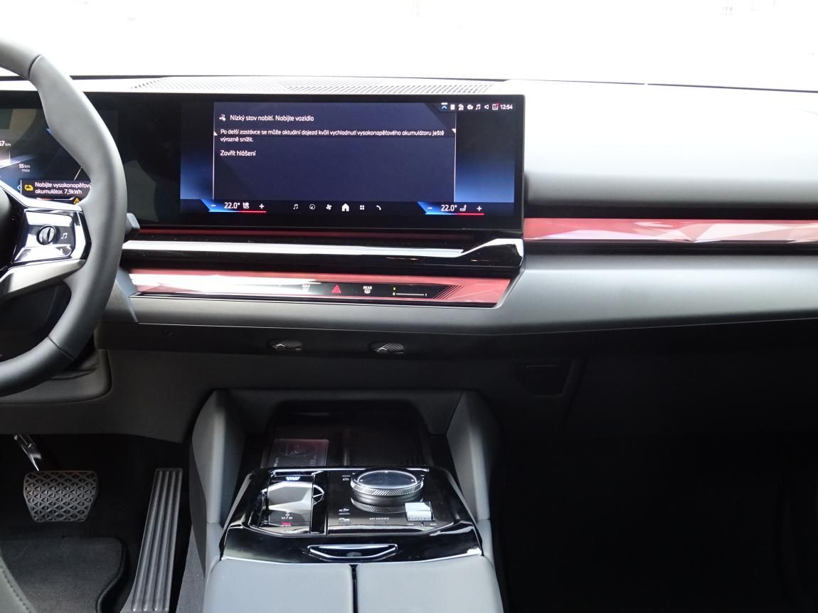 BMW i5, eDrive40 Sedan - fotka 6
