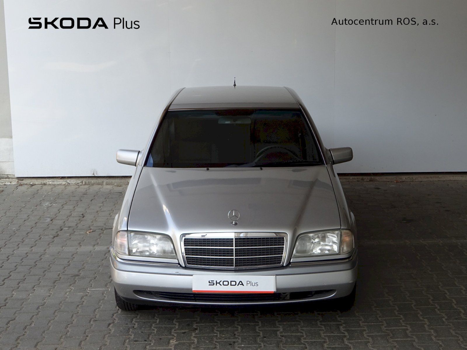 Mercedes-Benz Třídy C, 180 Elegance - man. převodovka - fotka 4