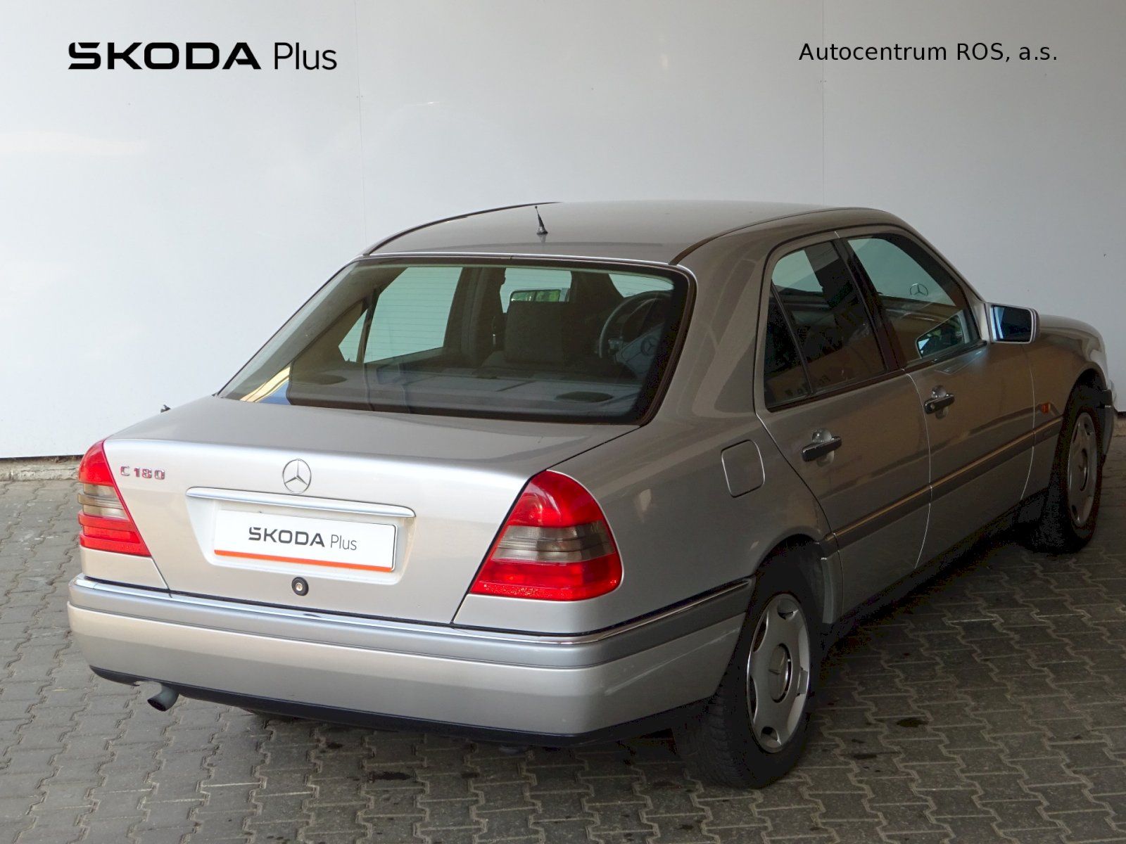 Mercedes-Benz Třídy C, 180 Elegance - man. převodovka - fotka 2