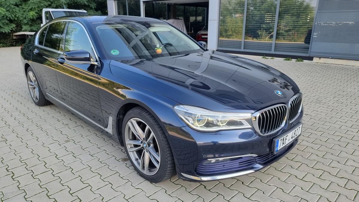 BMW Řada 7, 730xDrive