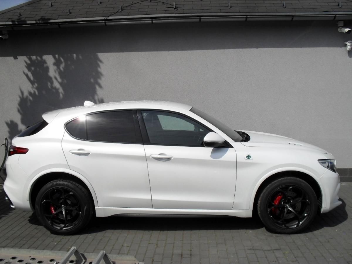 Alfa Romeo Stelvio, 2,9 Bi-Turbo V6 Quadrifoglio - fotka 6
