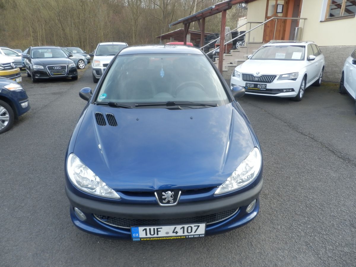 Peugeot 206, 1,4 55KW KLIMA - fotka 3