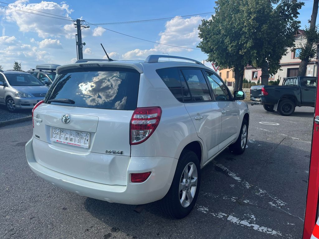 Toyota Rav4, fotka 6