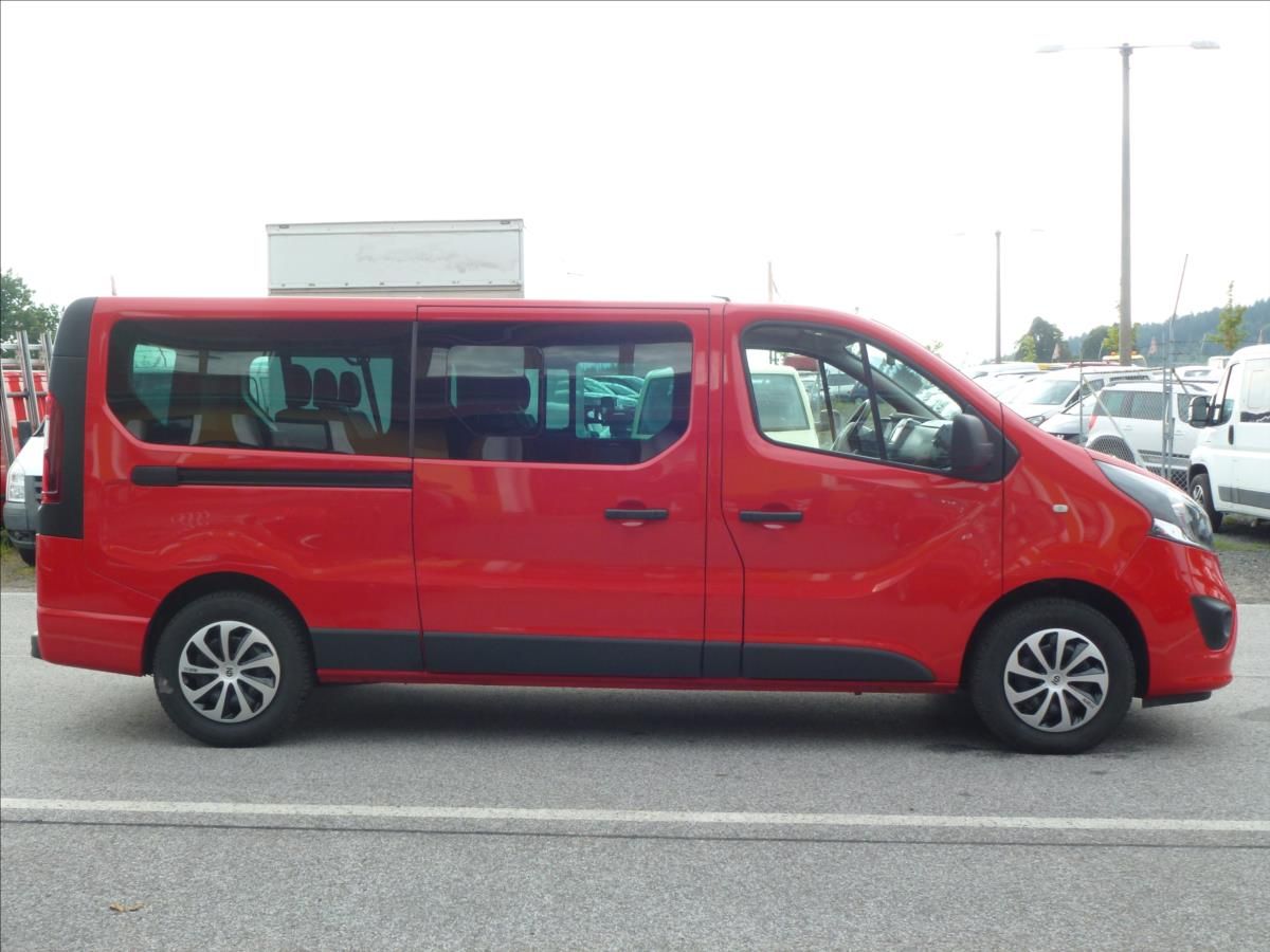 Opel Vivaro, 1,6 CDTI 6rych,L2,8míst ODPOČE - fotka 4