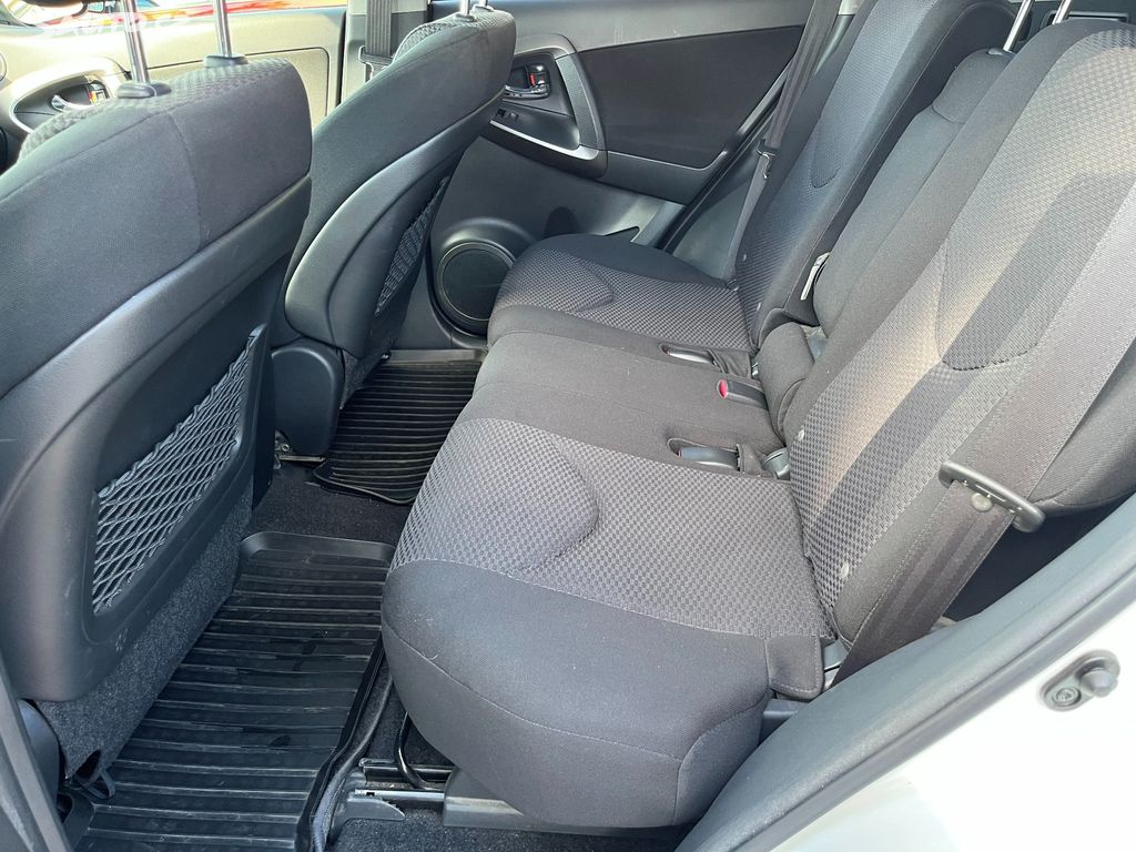 Toyota Rav4, fotka 10