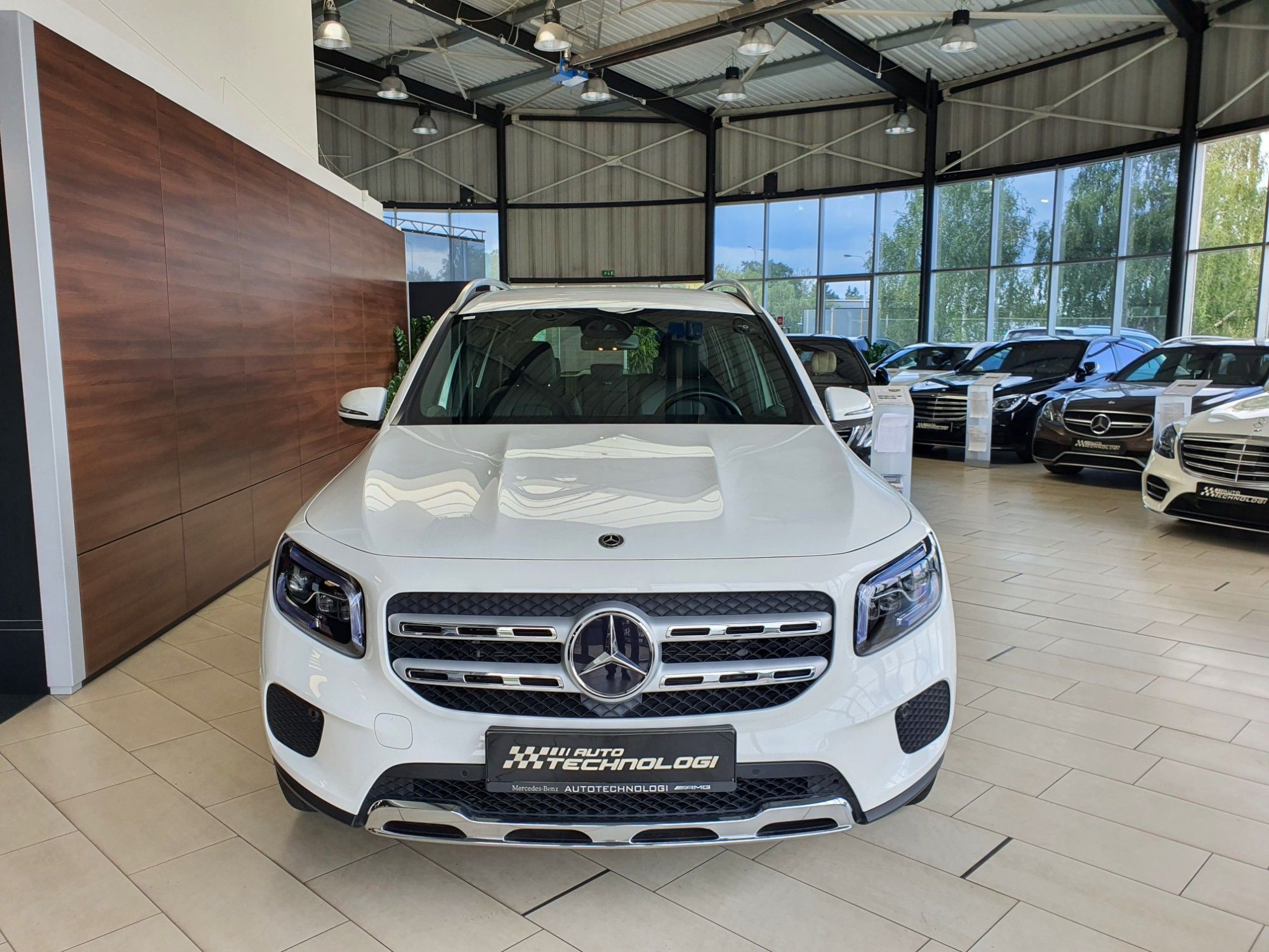 Mercedes-Benz GLB, 220 D 4MATIC - fotka 3