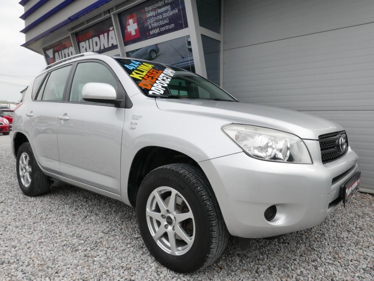 Toyota Rav4, 2,2 D-4D Terra 4x4 - fotka 6