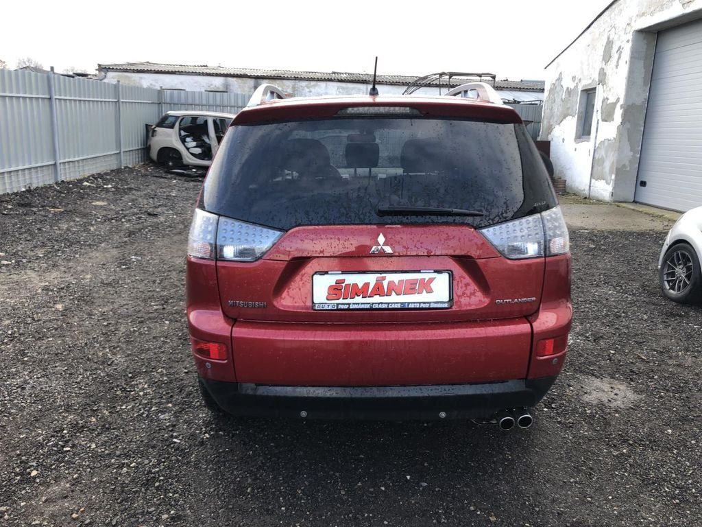 Mitsubishi Outlander, 2.2 Di-D 4X4 - fotka 2
