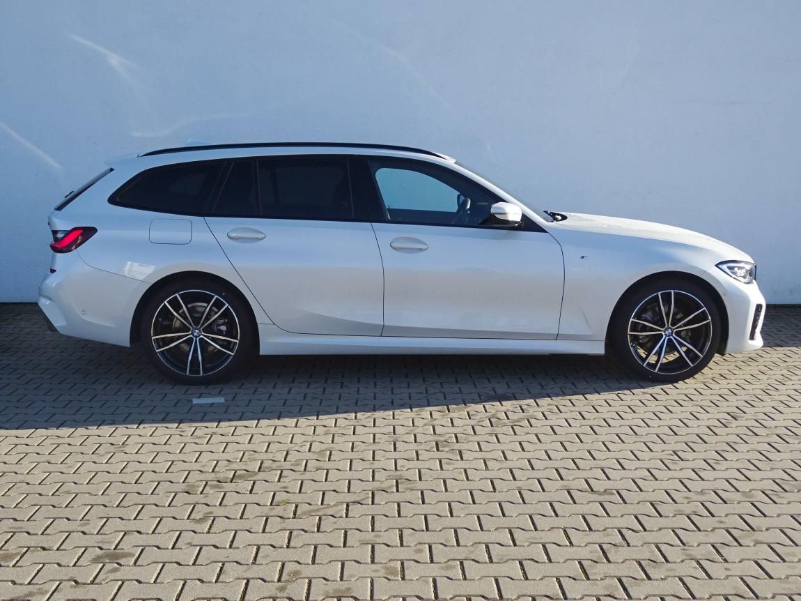 BMW Řada 3, 320d xDrive - fotka 5