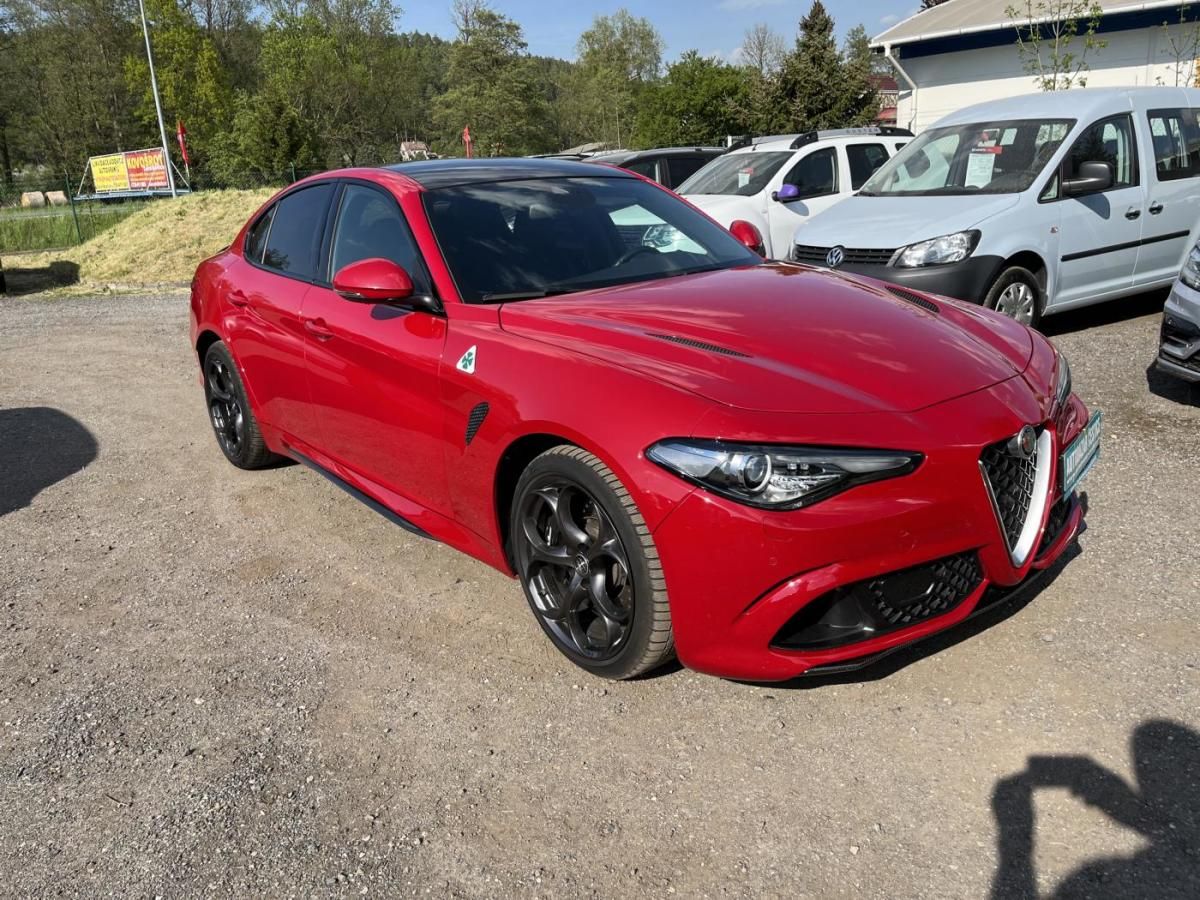Alfa Romeo Giulia, 2.9 Turbo V6 AT Quadrifoglio - fotka 4