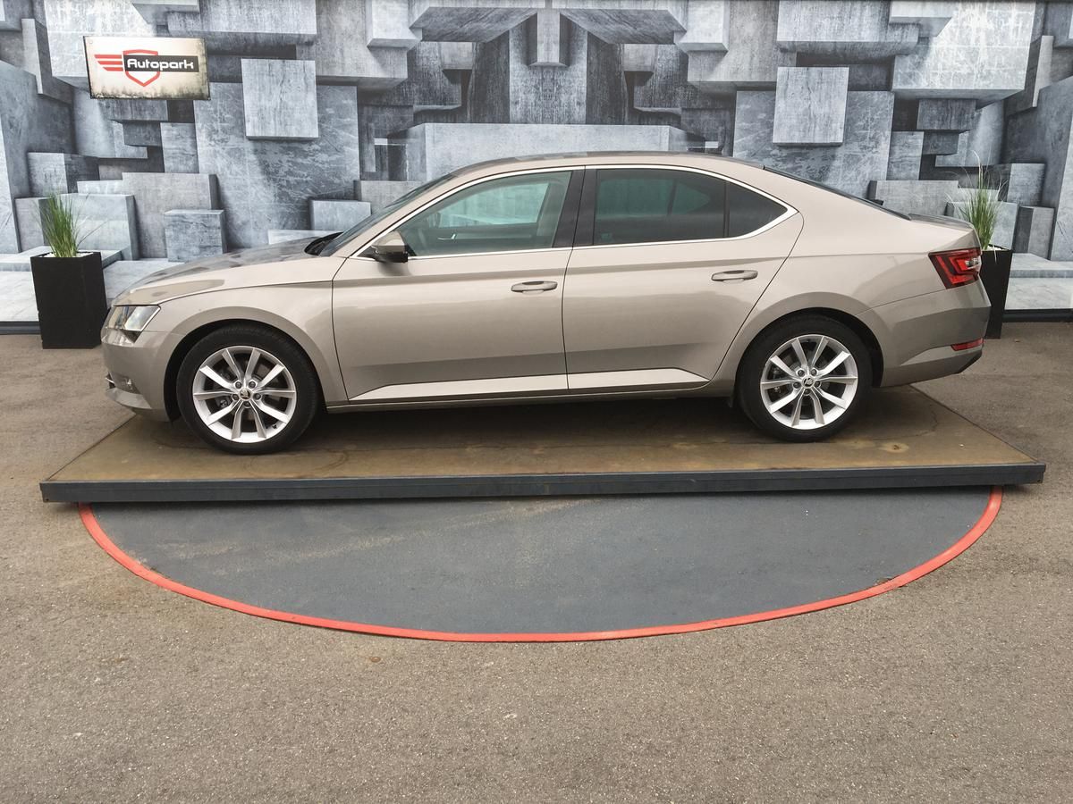 Škoda Superb, 2.0TDi,140KW,STYLE - fotka 4