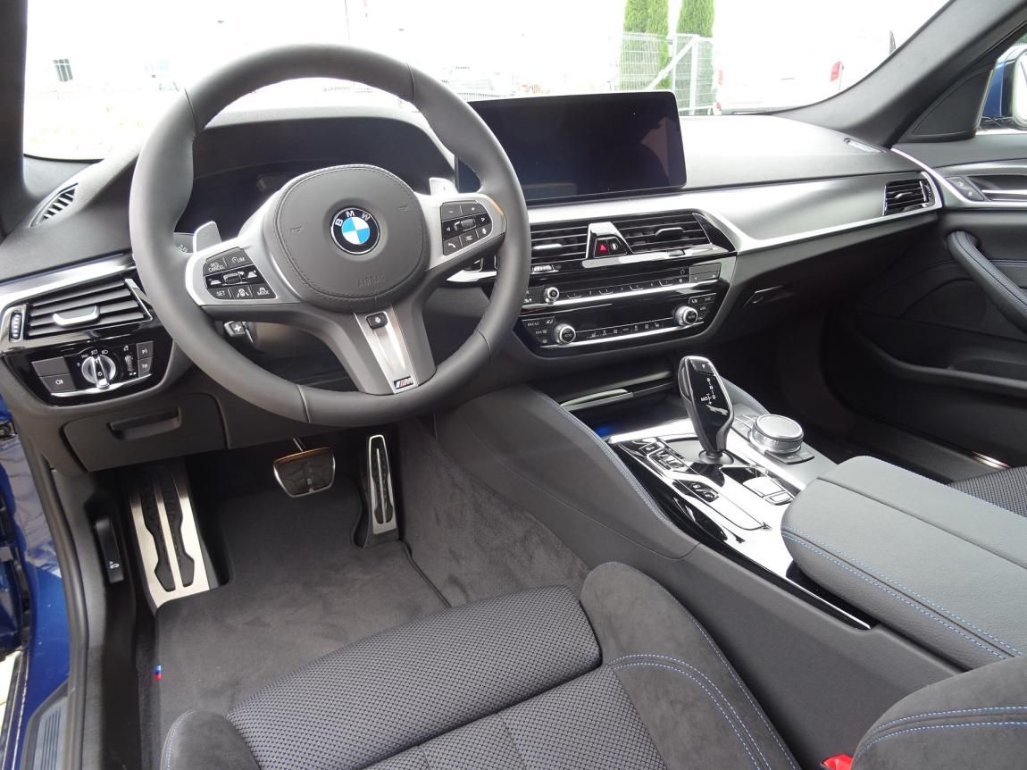 BMW Řada 5, 545e xDrive - fotka 6