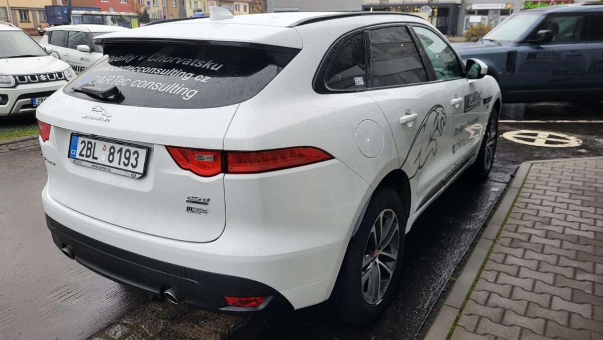 Jaguar F-Pace, 2,0 AWD R-Sport Aut. - fotka 6