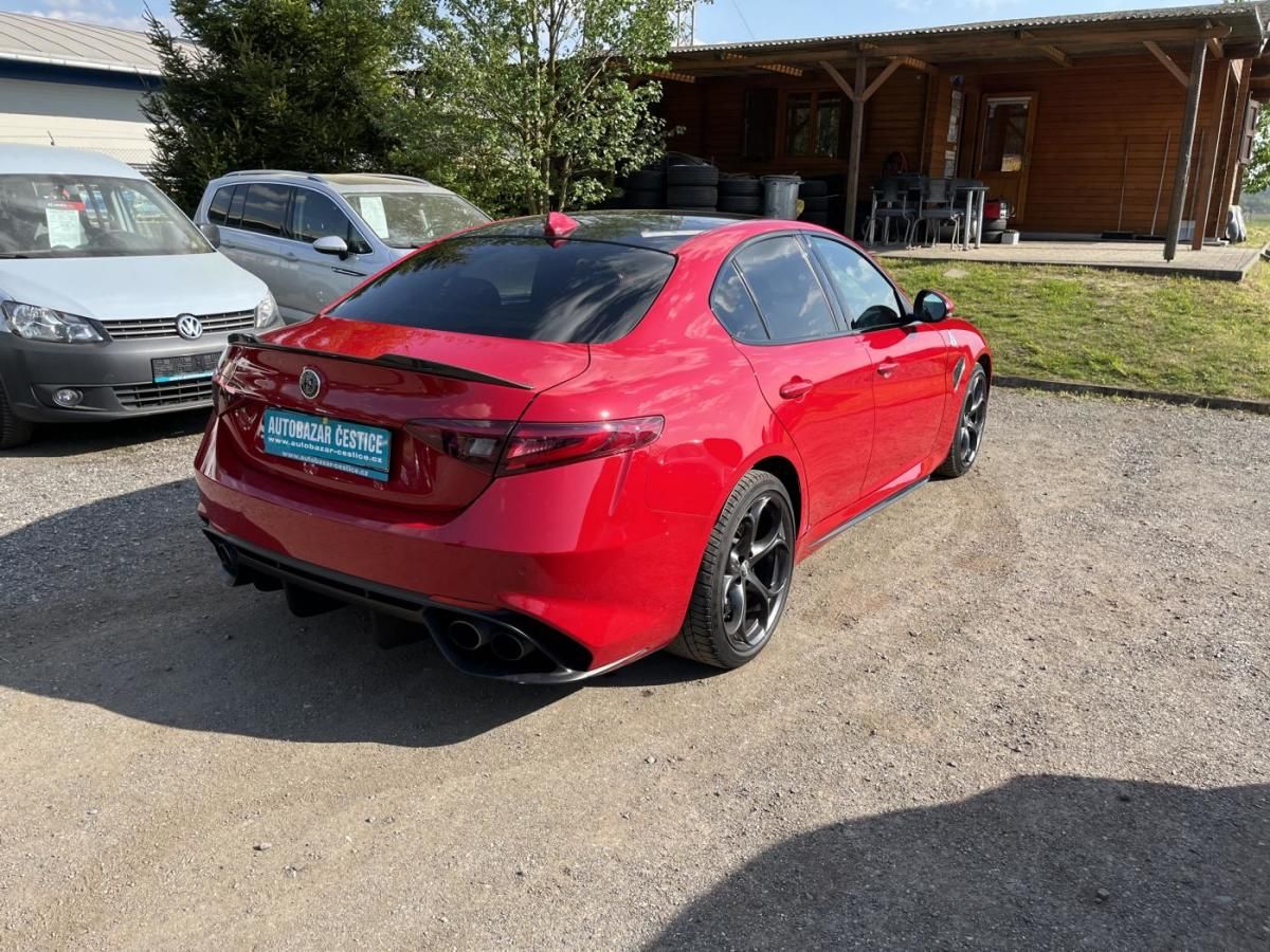 Alfa Romeo Giulia, 2.9 Turbo V6 AT Quadrifoglio - fotka 6