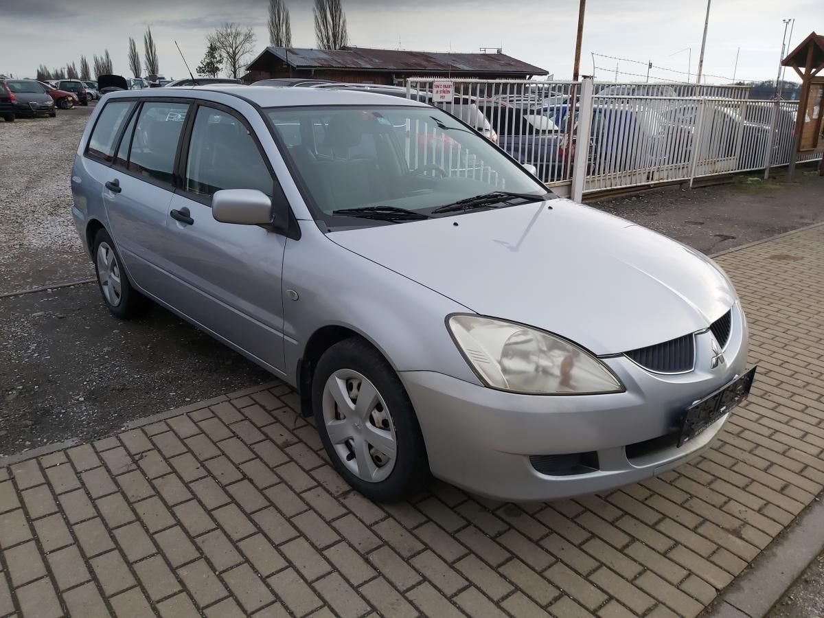 Mitsubishi Lancer, Wagon 1,6 72KW - fotka 2