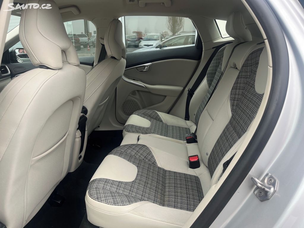 Volvo V40, fotka 10