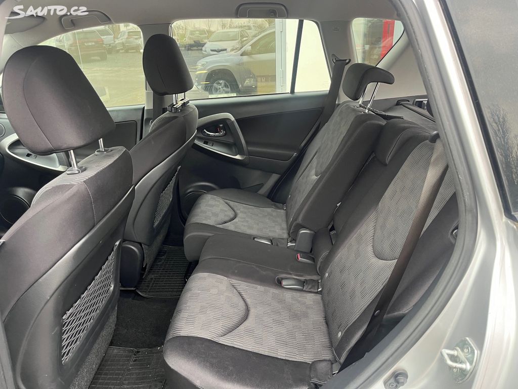 Toyota Rav4, fotka 9