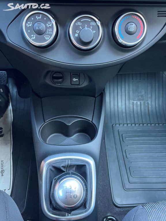 Toyota Yaris, fotka 17