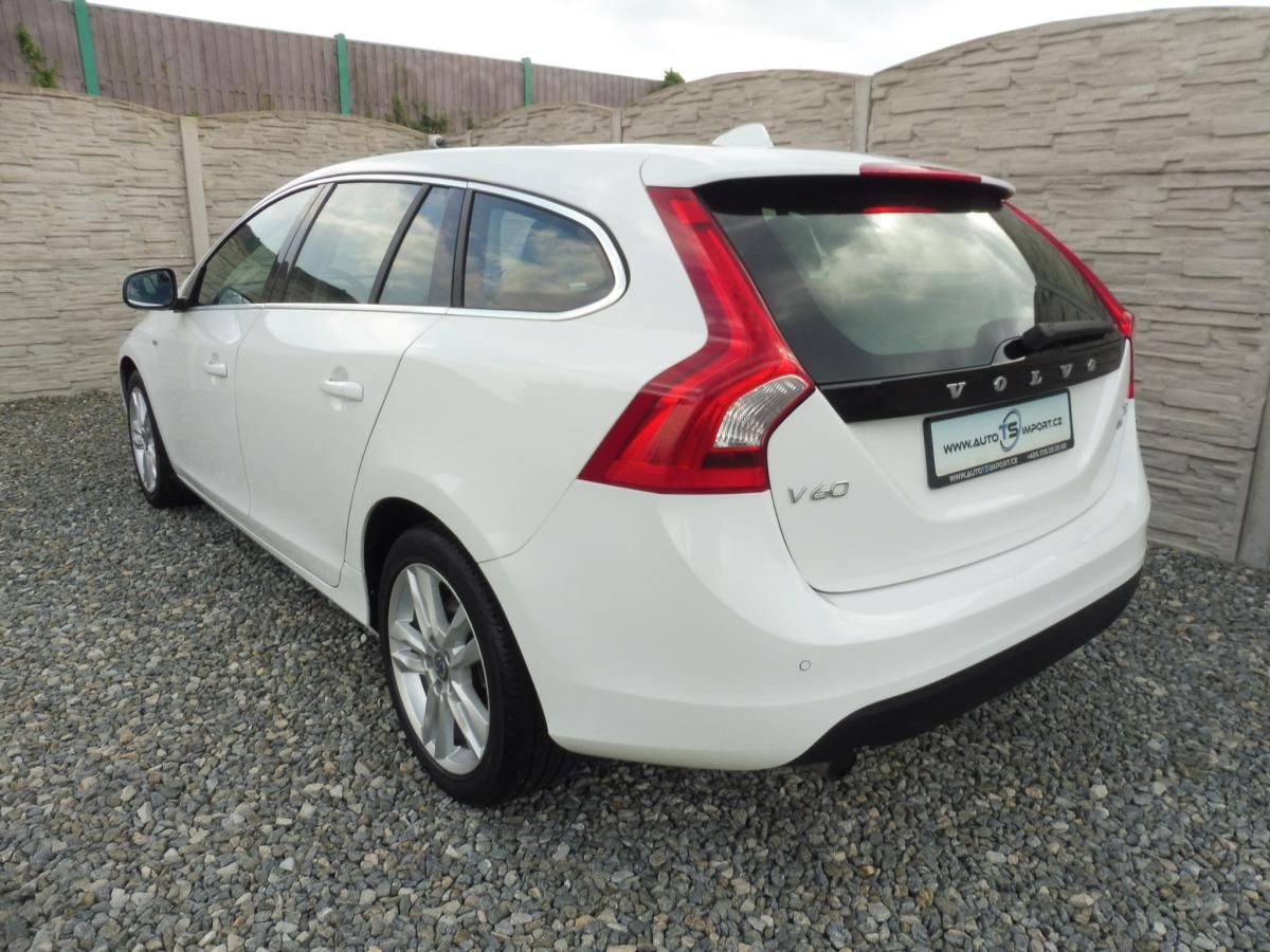 Volvo V60, 2.0D3 V5 135PS AUT EXTRA STAV! - fotka 4
