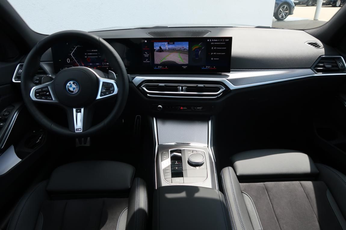 BMW Řada 3, 320e xDrive Touring - fotka 4