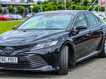 Toyota Camry, Toyota Camry V70 2.5 Hybrid