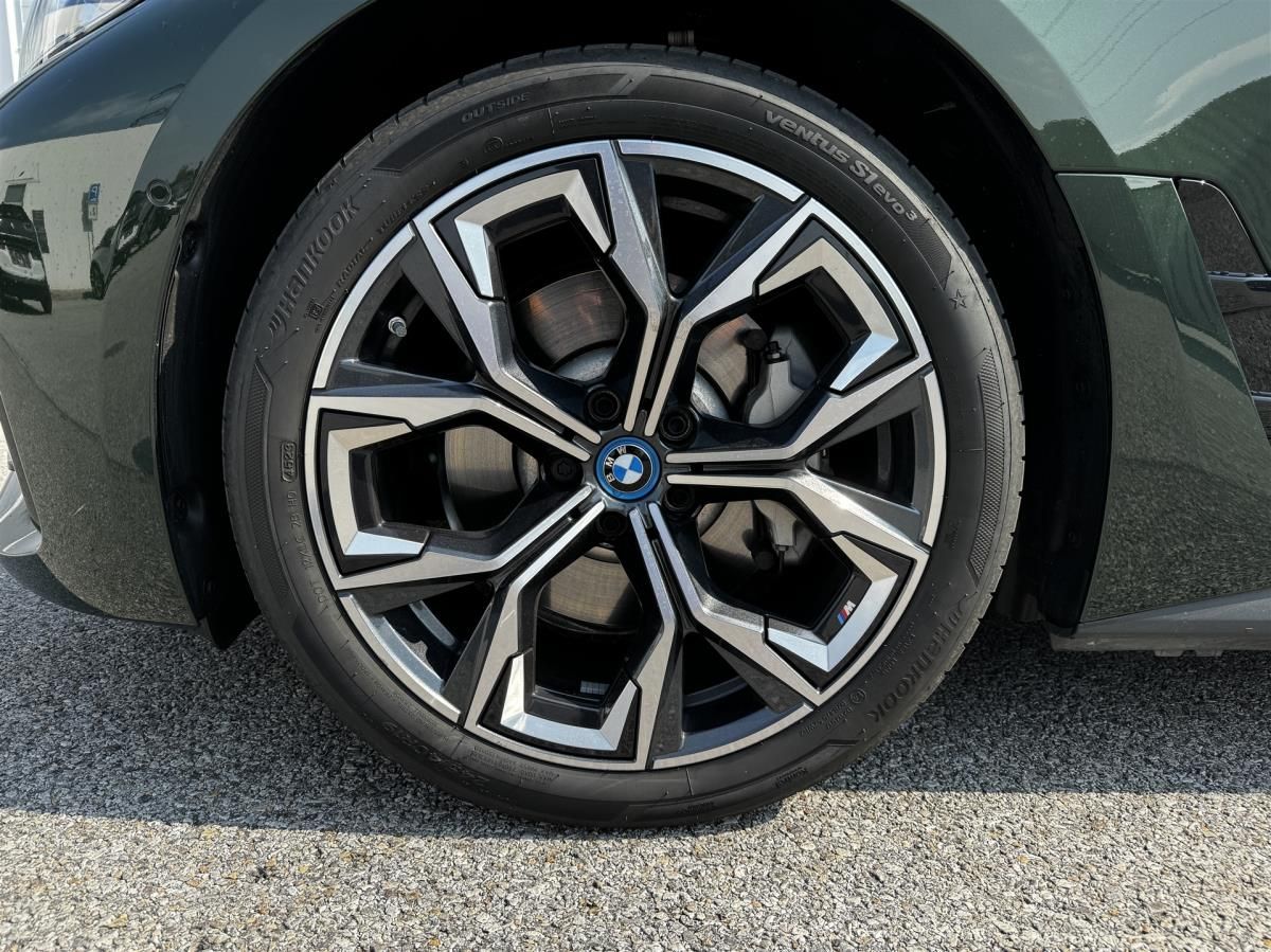 BMW i4, eDrive40 - fotka 4