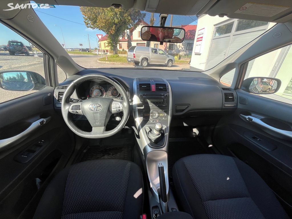 Toyota Auris, fotka 16