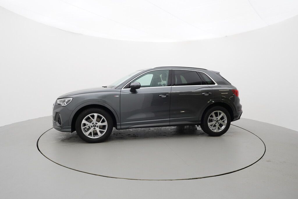 Audi Q3, S-line 1.5 TSI 110 kW - fotka 2