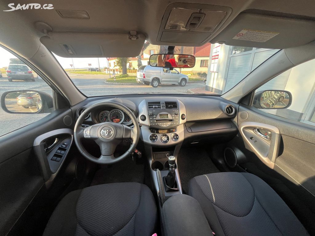 Toyota Rav4, fotka 13
