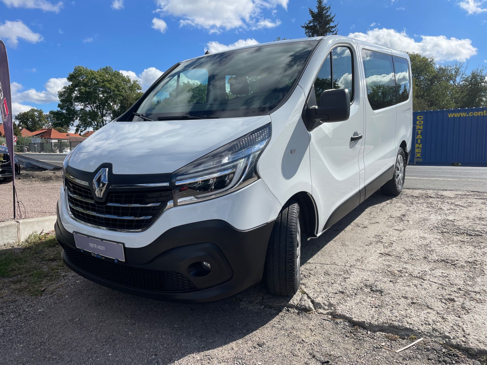 Renault Trafic, 2.0dCi120k ČR 6.míst DPH tažné - fotka 2