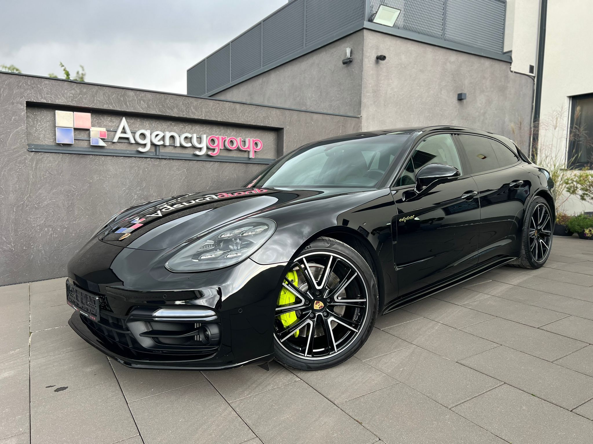 Porsche Panamera, SPORT TURISMO 4WD E-HYBRID DPH - fotka 2