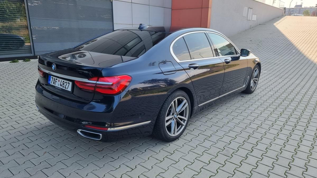 BMW Řada 7, 730xDrive - fotka 4