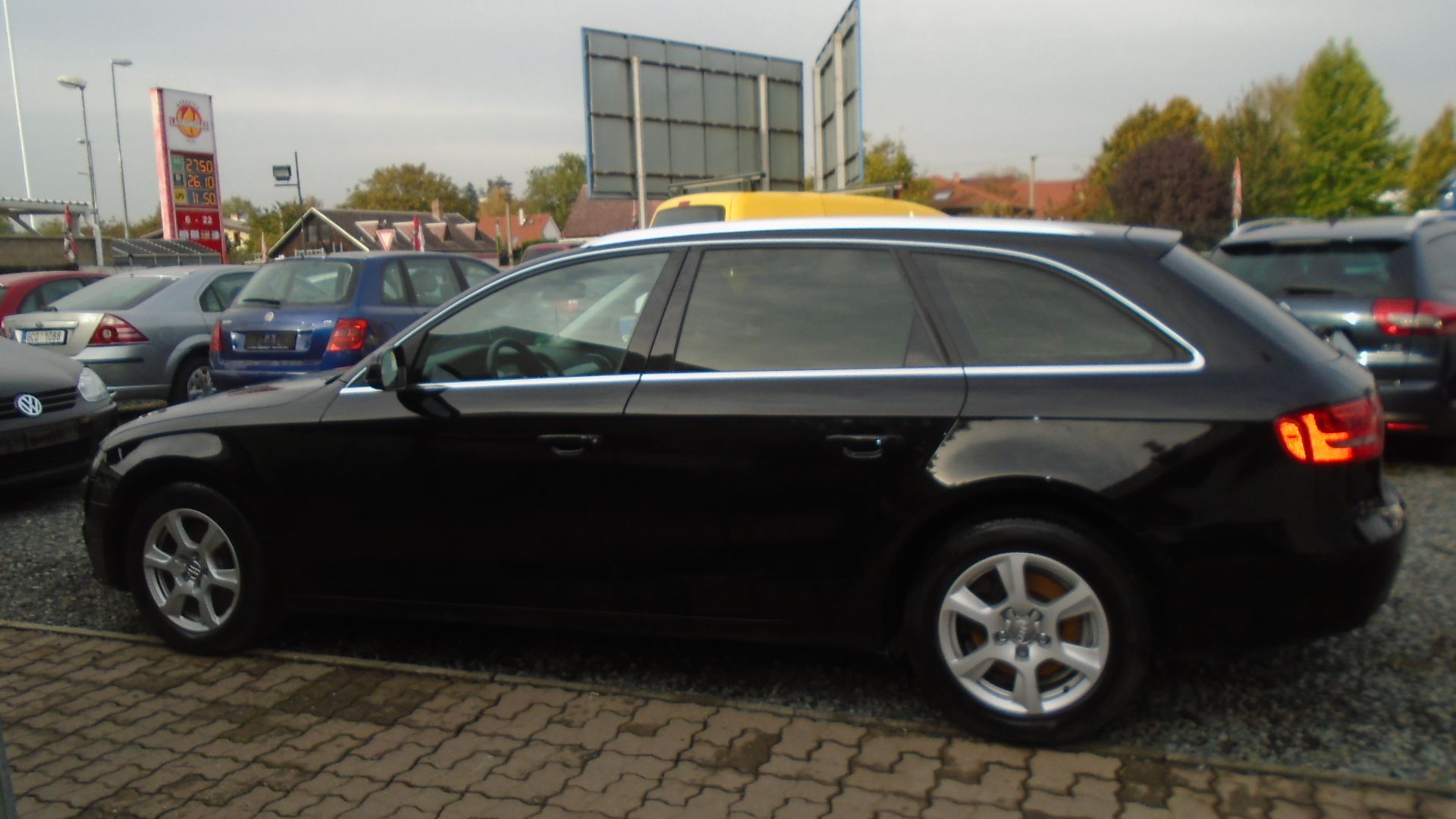 Audi A4, Avant 2,0 TDI - fotka 4