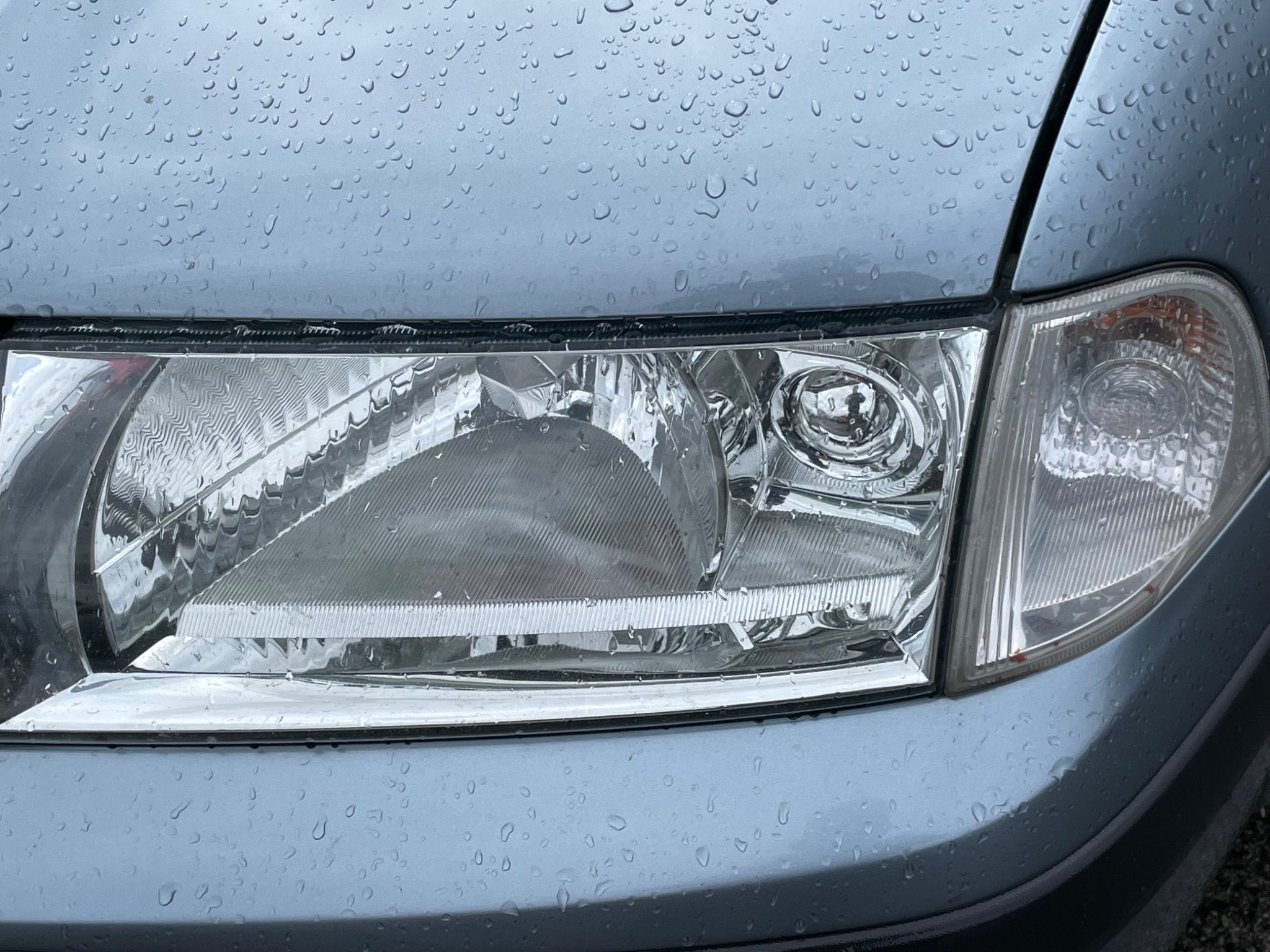 Škoda Octavia, 1.6i-TOUR-KLIMA-EL.OKNA - fotka 6