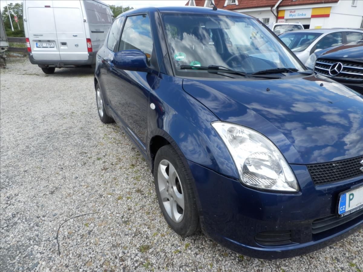 Suzuki Swift, 1,3 - fotka 3