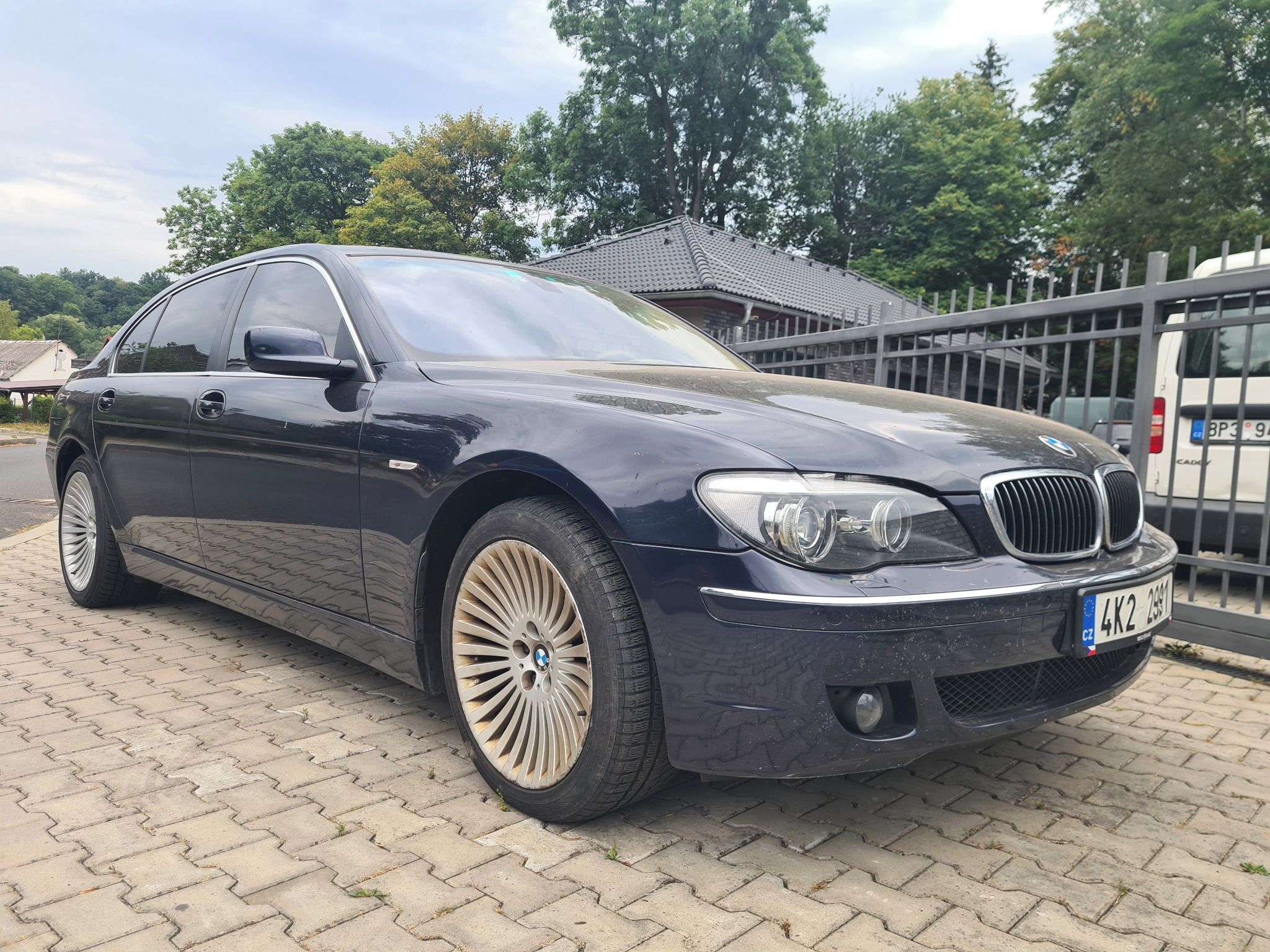 BMW Řada 7, Plný servis  LONG - fotka 2