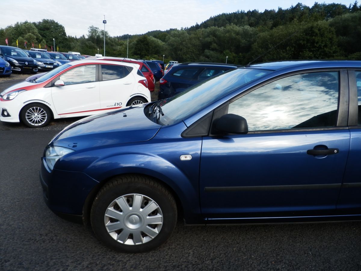 Ford Focus, 1,6 74KW KLIMA - fotka 6