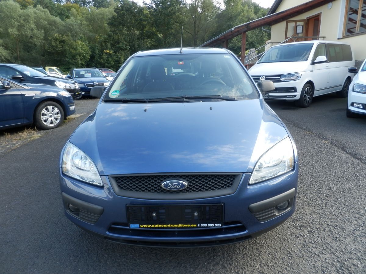 Ford Focus, 1,6 74KW KLIMA - fotka 2