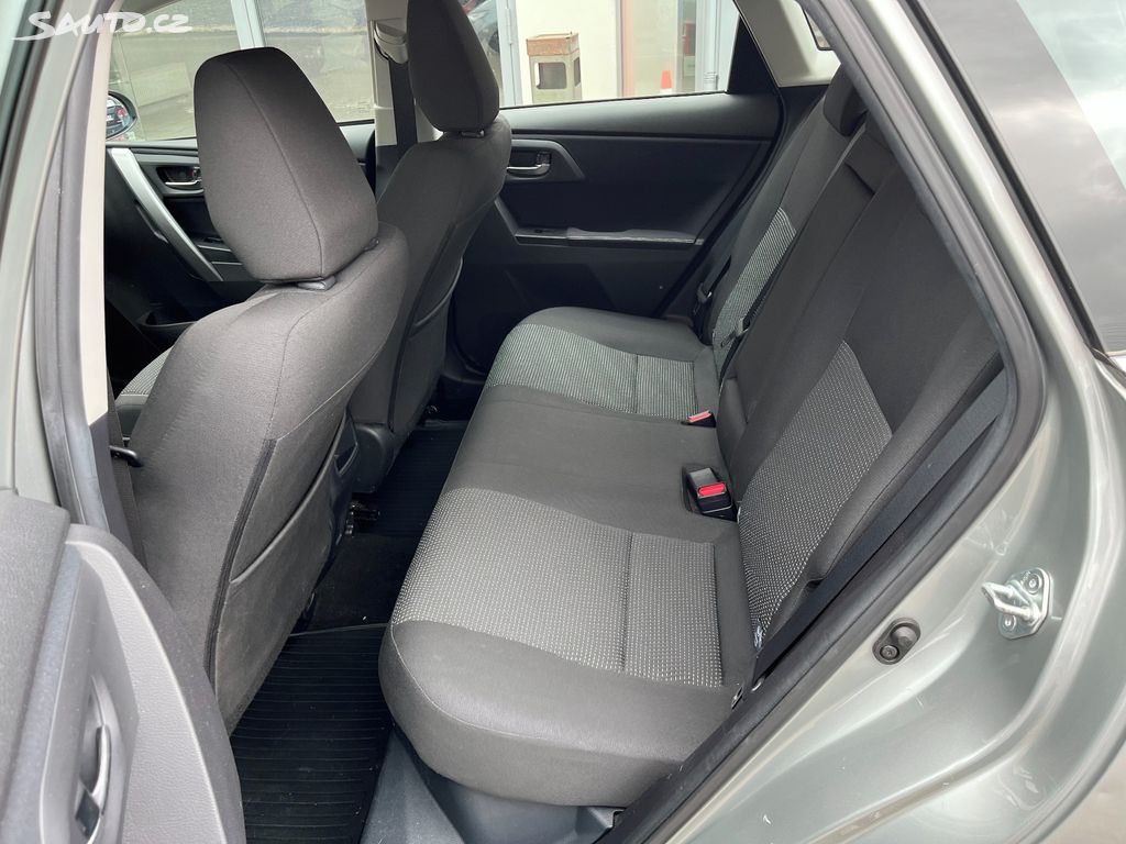 Toyota Auris, fotka 9