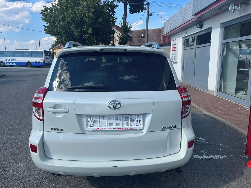 Toyota Rav4, fotka 5