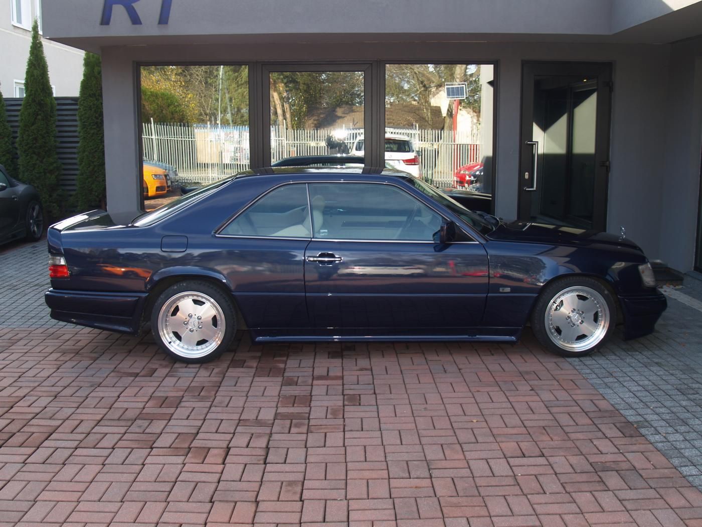 Mercedes-Benz Třídy E, E 320 - fotka 6