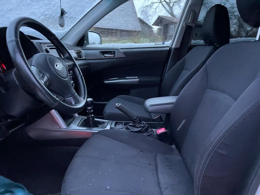 Subaru Forester, Sákne olej z motoru unik - fotka 6