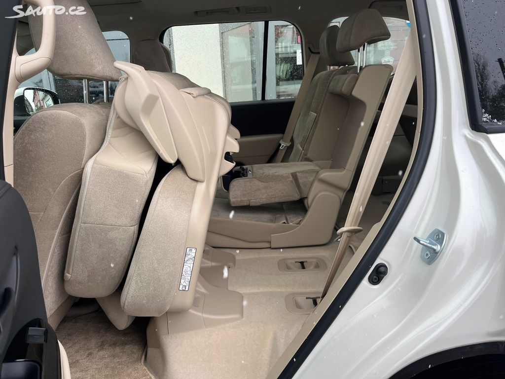 Toyota Land Cruiser 300, fotka 12