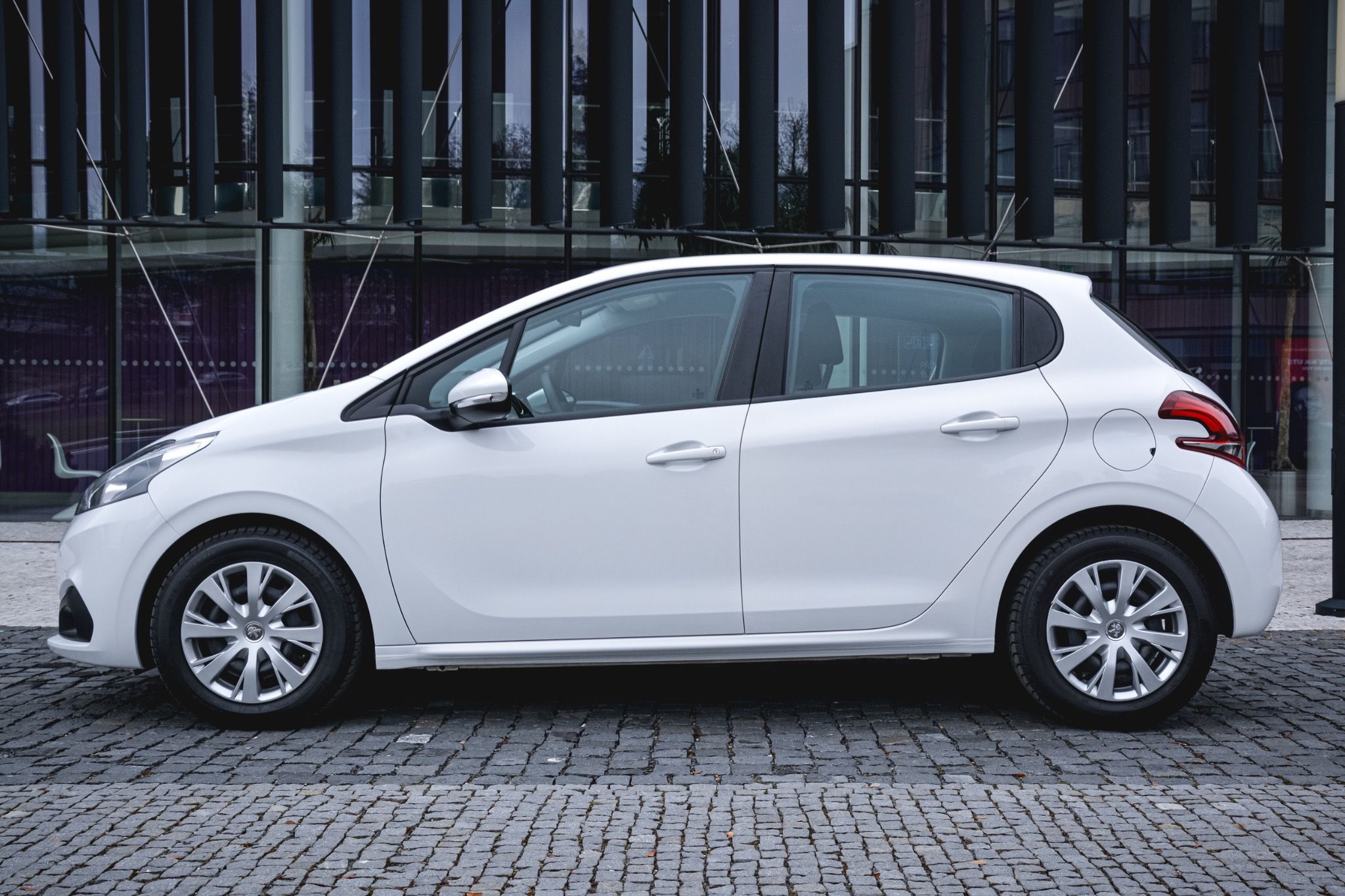 Peugeot 208, Active 1.5 Bluehdi 1 MAJ ČR - fotka 2