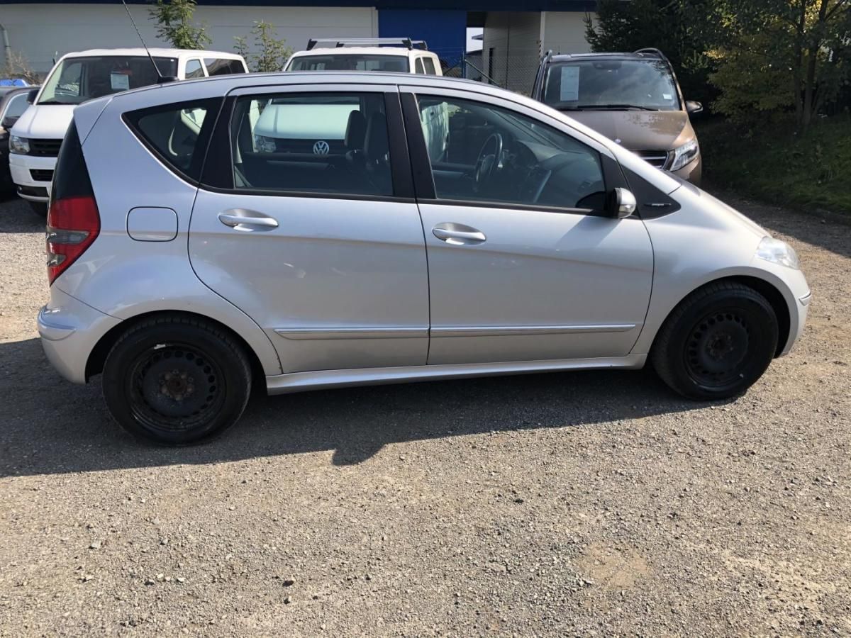 Mercedes-Benz Třídy A, 1.5i - fotka 6