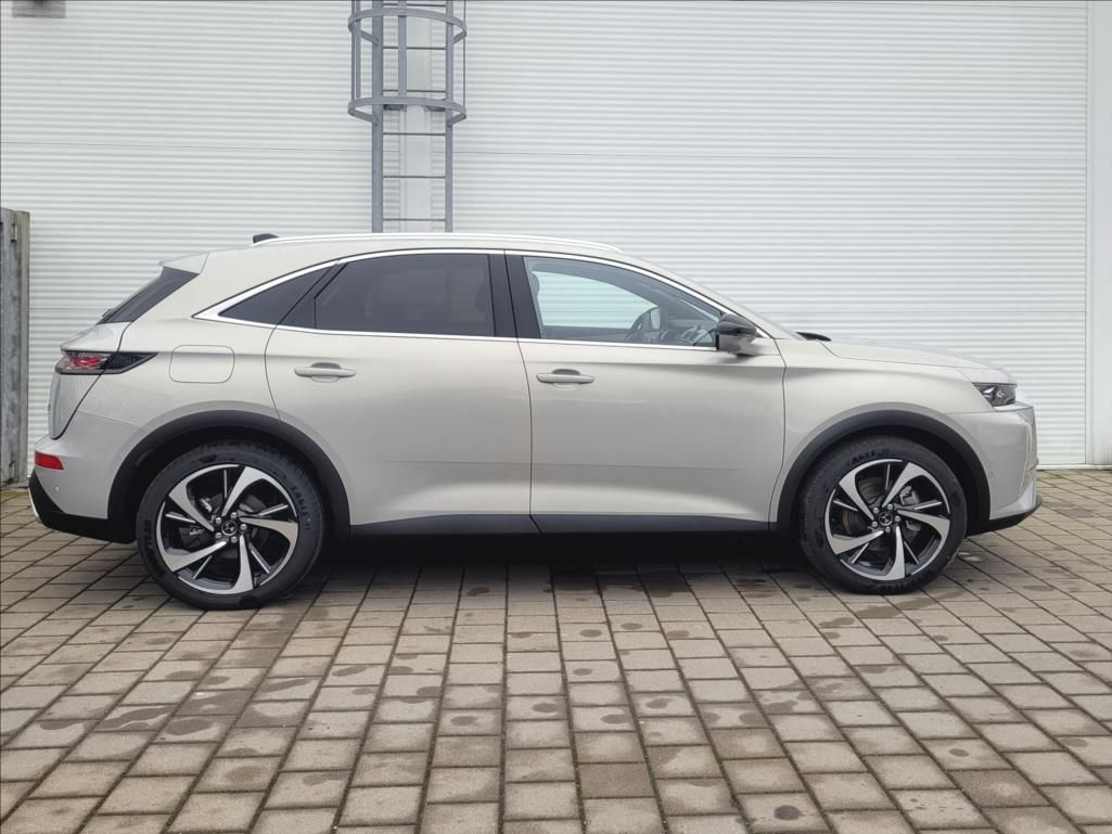 DS 7 Crossback, 1,6 PT e-Tense 300k EAT8 4x4 - fotka 3