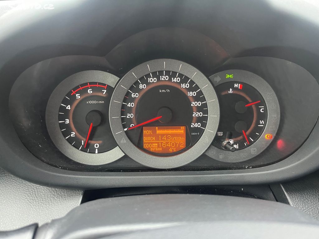 Toyota Rav4, fotka 20
